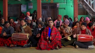 चिरन पुनले ल्याए ‘दरम खोला फनफनी घुम्यो’ (भिडिओसहित)