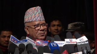 माधव नेपाल : ओली–देउवा मिल्दासम्म सरकार परिवर्तन असम्भव, एमालेभित्र गम्भीर विवाद