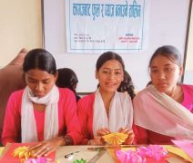 विद्यार्थीलाई नै सिप सिकाउँदै विद्यार्थीहरू, रचनात्मक कामले पकेट खर्च जुट्दै