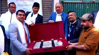 भारतीय दूतावासको तर्फबाट सेतो मछिन्द्रनाथ पुननिर्माणका लागि २४ किलो चाँदी हस्तान्तरण