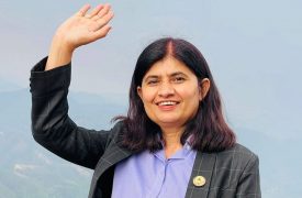 न्यौपाने आज सामान्य प्रशासनमन्त्रीको रूपमा सपथ लिँदै