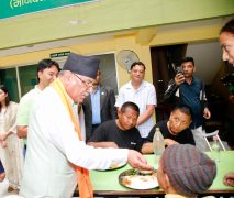 सीता दाहाल स्मृति दिवसमा प्रचण्डद्वारा मानव सेवा आश्रममा सहयोग तथा भोजन वितरण