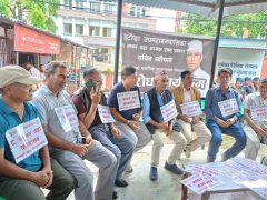 हेटौँडामा प्रशासनविरुद्ध जनप्रतिनिधिको आन्दोलन