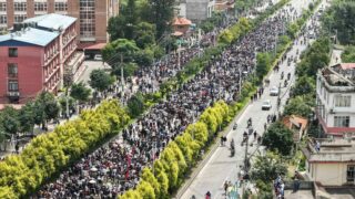 तस्बिरमा हेर्नुहाेस् बानेश्वरतर्फ अघि बढेकाे जेन–जीको जुलुस