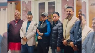 एमाले फर्किने तयारीमा रहेका रामकुमारी झाँक्री, किसान श्रेष्ठलगायतले भेटे केपी ओली