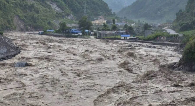 भोटेकोशी बाढी: त्रिशूली तटीय क्षेत्र खाली गर्न आग्रह