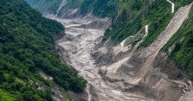 भोटेकोशी नदीको बहाव फेरि बढ्यो, सतर्क रहन आग्रह