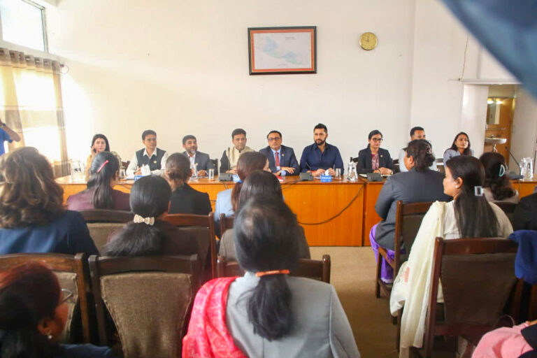 रास्वपाका मन्त्री र सांसदहरूसँग सभापति लामिछानेको छलफल (तस्बिरहरु)