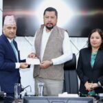 ऊर्जा क्षेत्रका विभिन्न निकायद्धारा प्रधानमन्त्री कोषमा थप २ करोड रुपैयाँ सहयोग