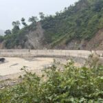 भारी वर्षाको सम्भावनालाई ध्यानमा राख्दै बीपी राजमार्गको निर्माणाधीन ट्रयाकको काम स्थगन