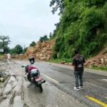 महेन्द्र राजमार्गको रजैया क्षेत्रमा पहिरो, प्रहरी टोली घटनास्थलमा