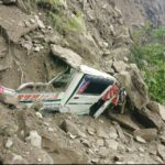 मुगुमा पहिरोले बोलेरो जिप पुरियो