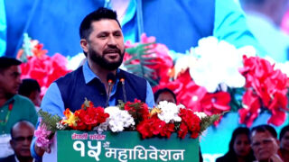 सरकार ढल्दैन, बालेनजीले सरकार र मैले पार्टीका गतिविधि हेर्ने हो : रवि लामिछाने